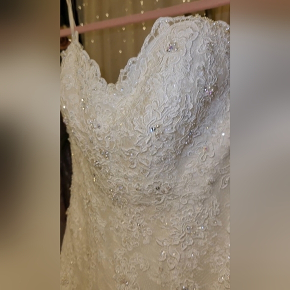 NWT Morilee Ivory Lace Sequin & Pearl Embellished Wedding Gown Sample - Picture 7 of 17